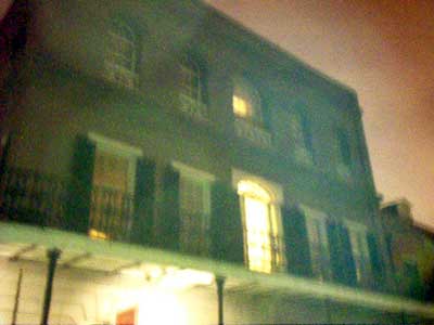 LaLaurie Mansion in New Orleans is perhaps one of the best known stories of haunted houses in the city. It tragically recounts the brutal excess of slavery in a horrifying and gruesome manner because for more than 150 years, and through several generations, the Lalaurie house has been considered the most haunted location in the French Quarter.